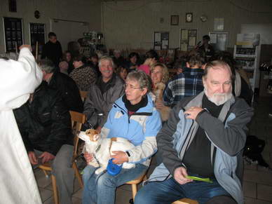 ...fllte sich das Haus mehr und mehr.