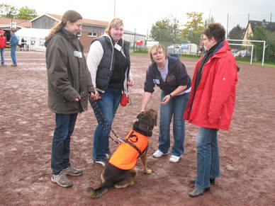 Mitarbeiter vom Tierschutz Bad Oldesloe.